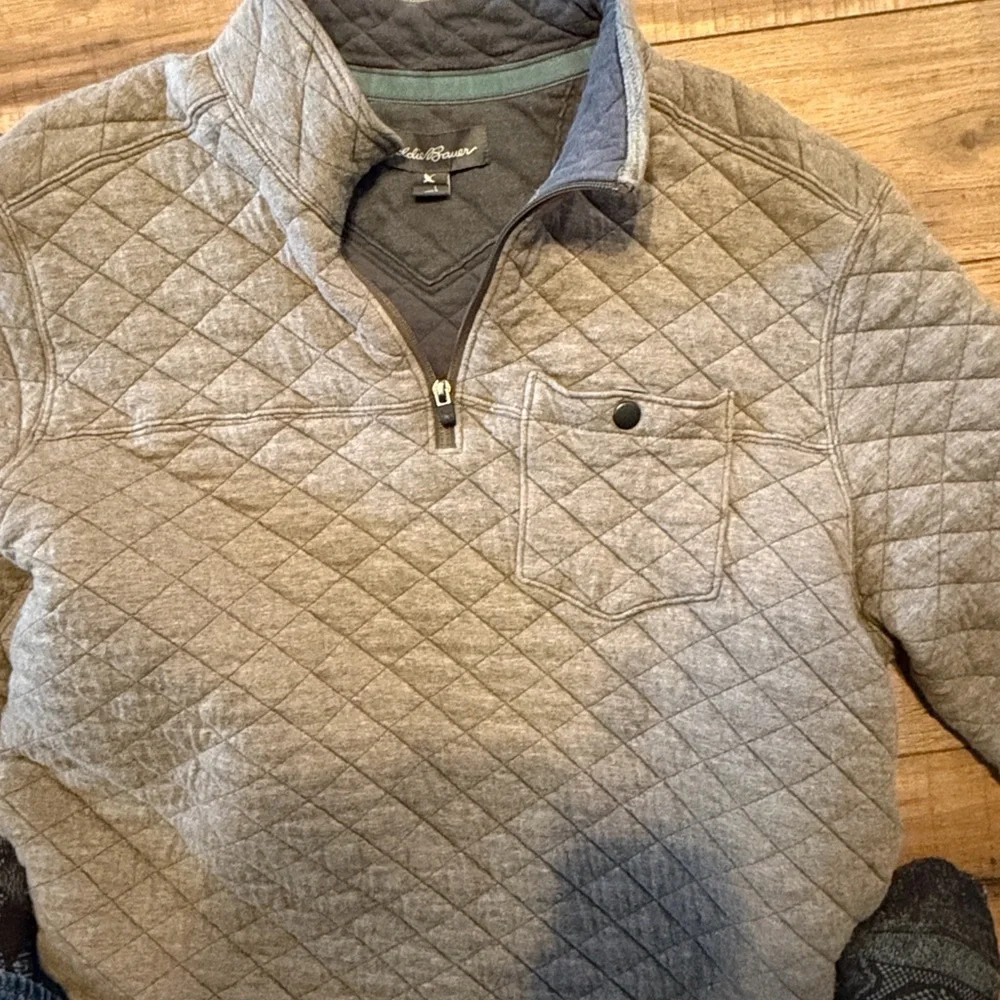 Eddie Bauer Quilted Gray Pullover